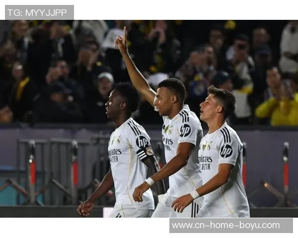 皇马再度发力姆巴佩精彩助攻维尼修斯射门遭扑救 皇马再度发力姆巴佩精彩助攻维尼修斯射门遭扑救